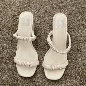 Dolce Vita Strappy Cream Heels size Women’s  8